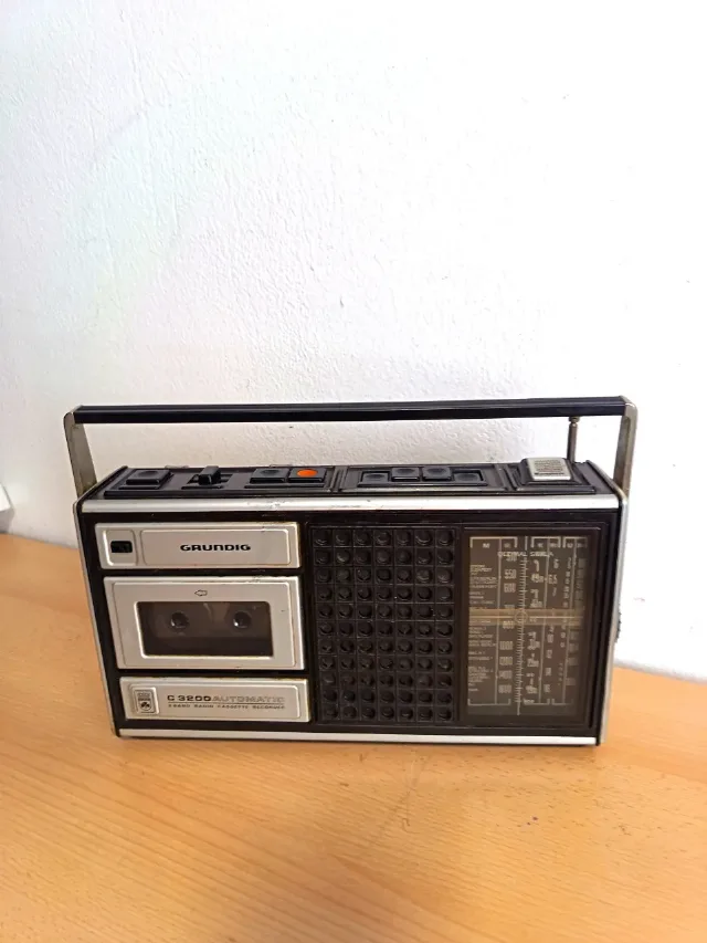 radio casetofon Grundig – fotografia 1 din 2