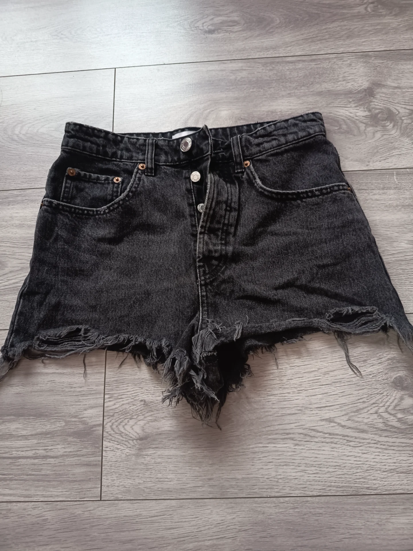 Pantaloni scurti Zara – fotografia 2 din 5