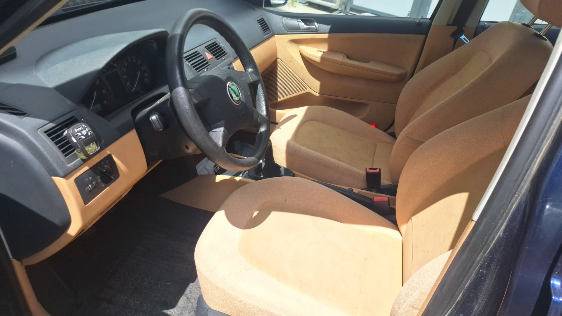 Skoda Fabia Elegance 1.4 benzina – fotografia 1 din 8