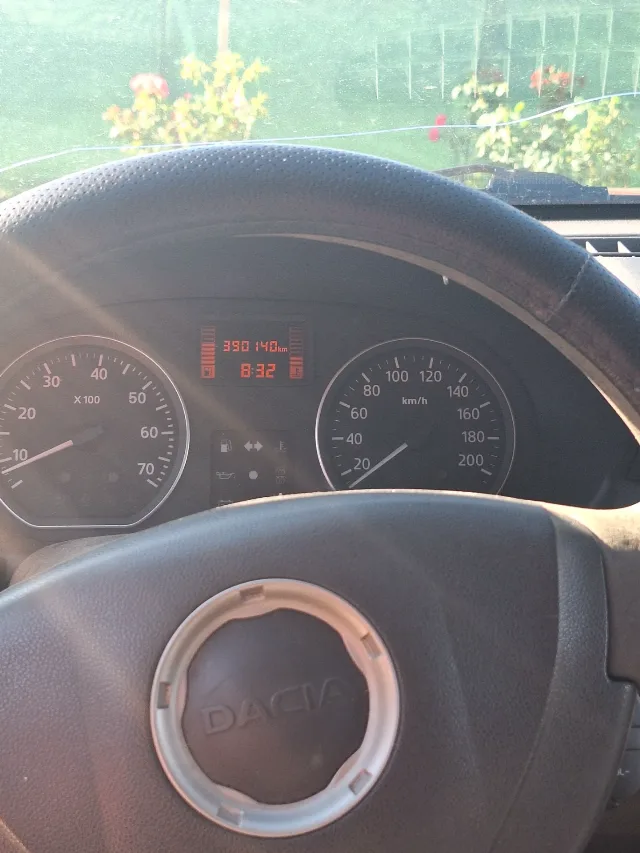 Logan sandero stepway bezina-gaz din fabrică motorizare 1,6 aspirat – fotografia 7 din 7