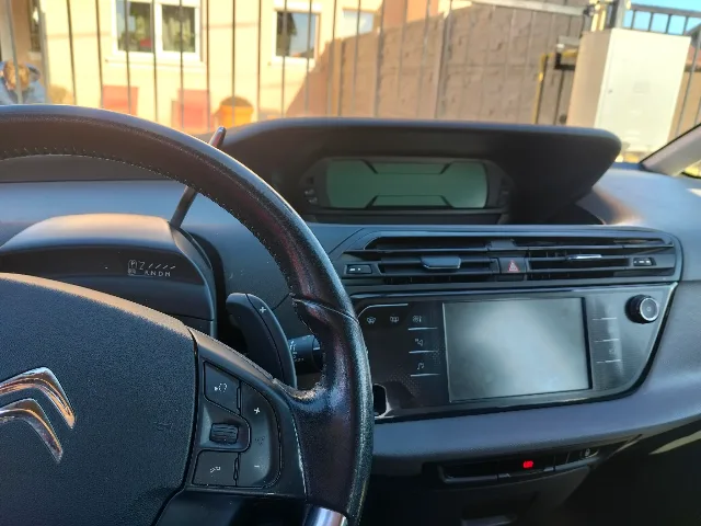 Vând Citroen C4 – fotografia 5 din 8