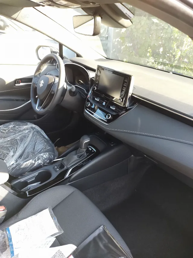 Vând mașina Suzuki Swace – fotografia 3 din 7