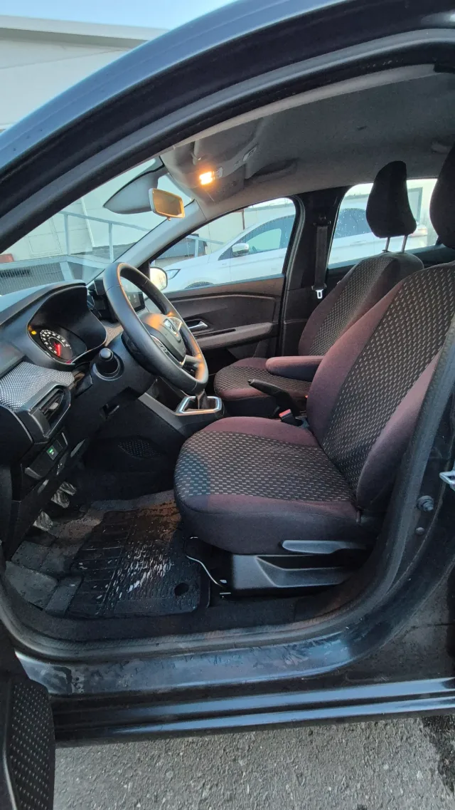 Dacia Logan III 2021 – fotografia 7 din 8