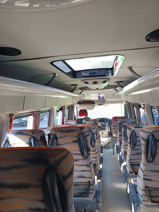 Mercedes sprinter 21 locuri – fotografia 4 din 7