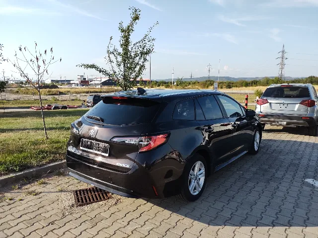 Vând mașina Suzuki Swace – fotografia 2 din 7