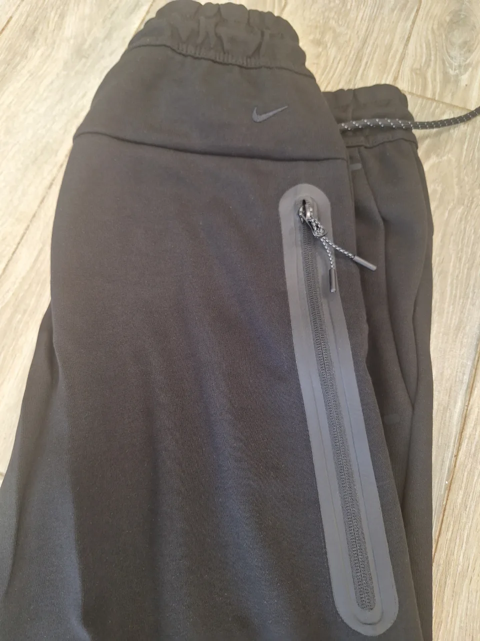 Pantaloni scurti barbatesti Nike Tech – fotografia 4 din 7