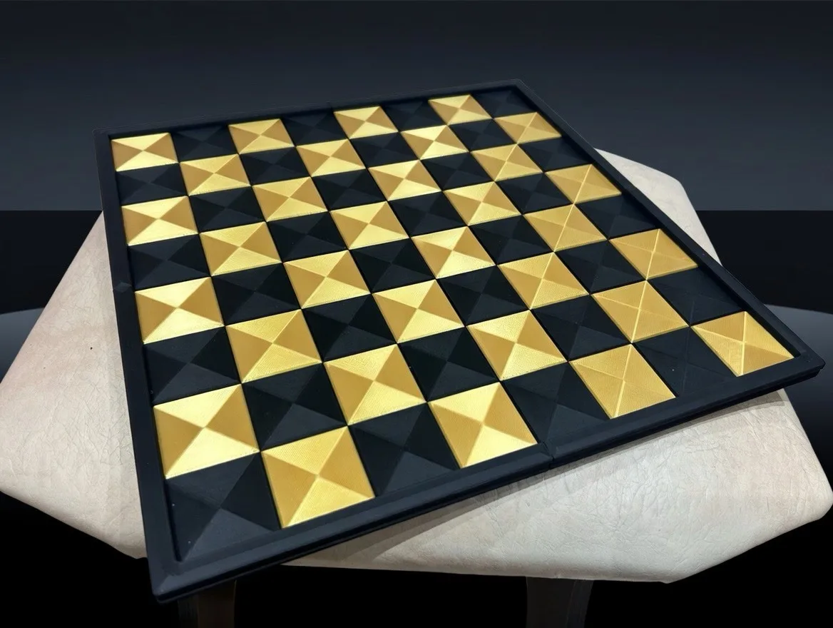 Tablă de șah Premium – Auriu & Negru, printată 3D ♟️✨ – fotografia 8 din 8