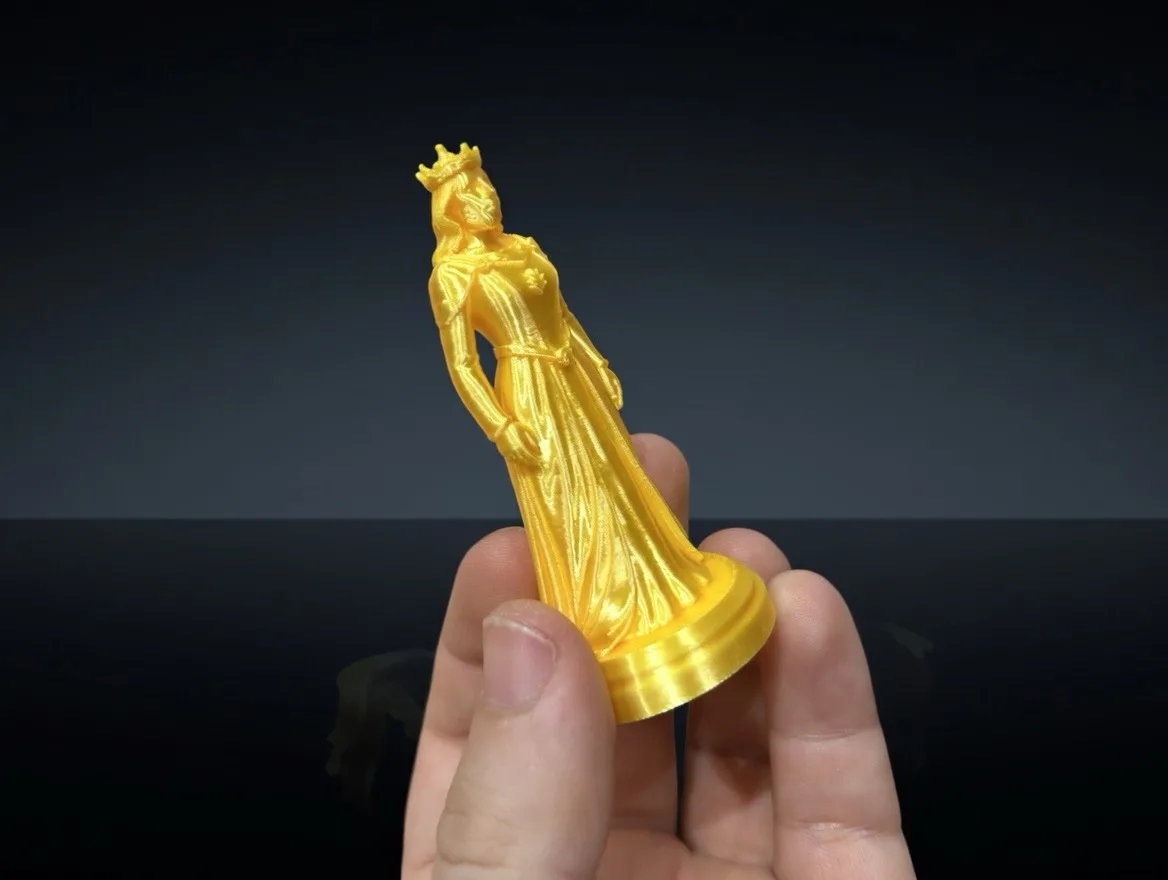 Tablă de șah Premium – Auriu & Negru, printată 3D ♟️✨ – fotografia 5 din 8