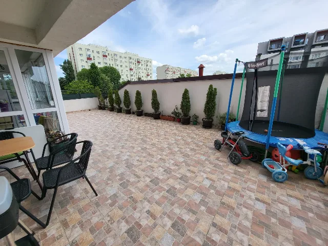 Apartament 3 camere cu terasa – Sector 4, București