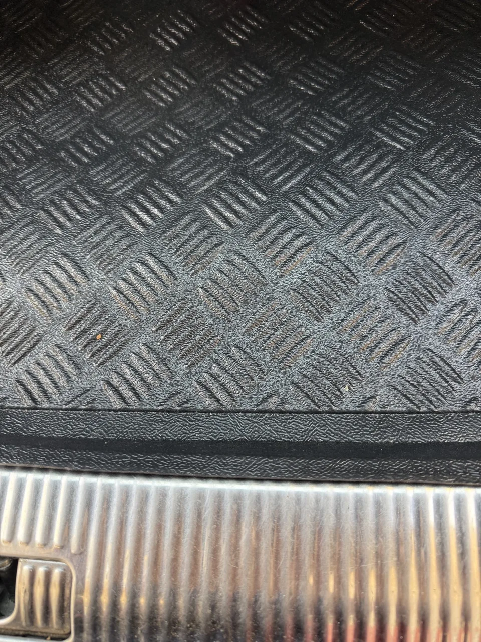 Tava portbagaj Audi Q3 – Constanta, Constanța