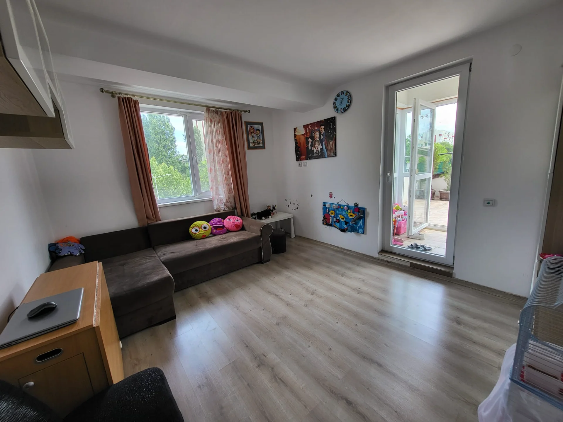 Apartament 3 camere cu terasa – fotografia 2 din 8