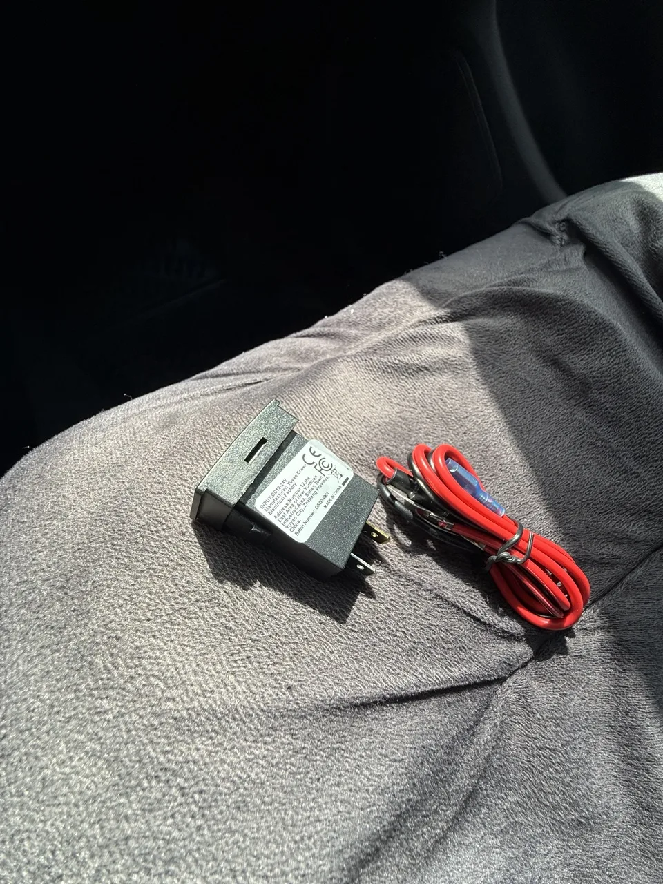 Încărcător auto pentru mașină – fotografia 3 din 4