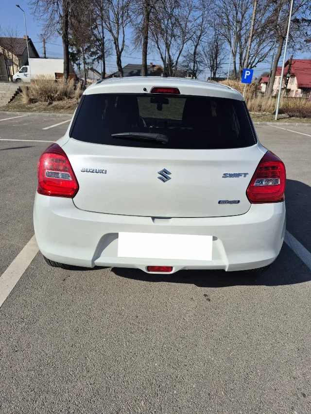 Vand auto Suzuki Swift M-Hybrid 1.2 Spirit – fotografia 6 din 8