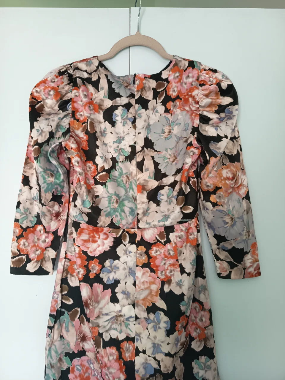 Rochie scurta cu imprimeu floral – fotografia 2 din 4