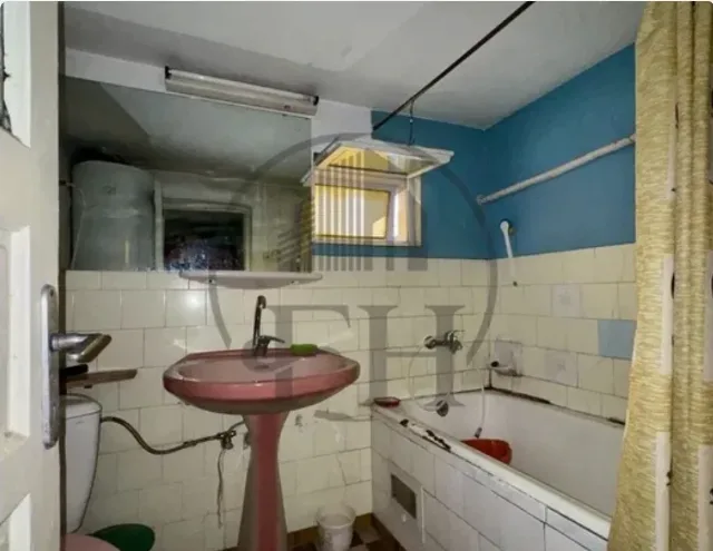 Spatiu comercial + anexe – fotografia 5 din 8