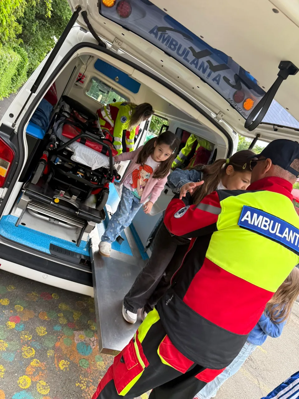 transport pacienți cu ambulanta B2 – fotografia 6 din 7