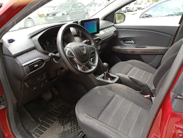 Dacia Sandero Stepway automatică – fotografia 5 din 5