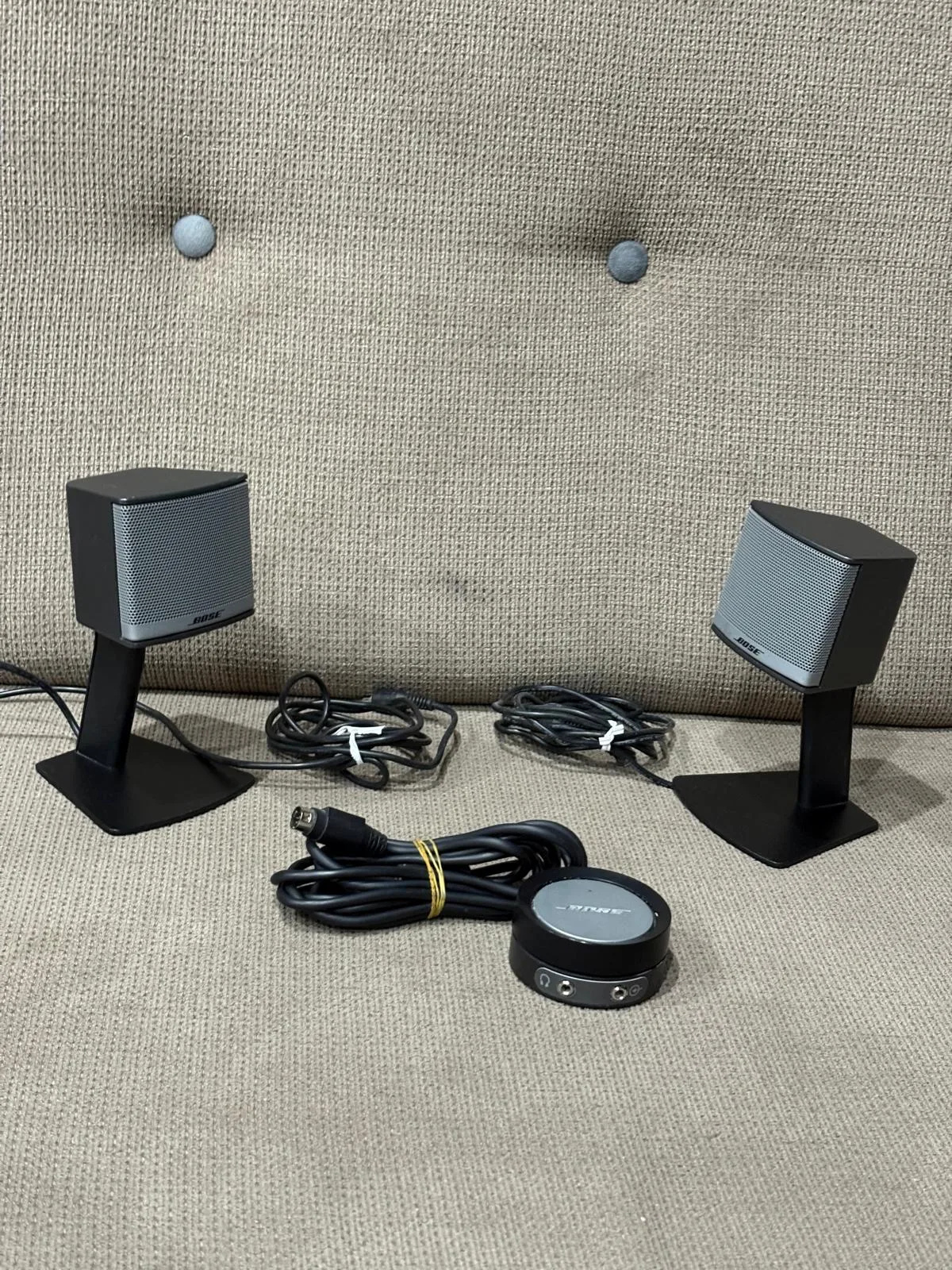Sateliți + Telecomandă (Control Pod) Bose Companion 3 Series II – Sitem incomplet – fotografia 2 din 6