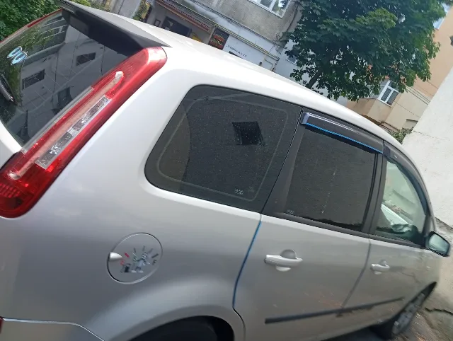 Vând Ford Cmax 1.6 diesel – fotografia 6 din 6