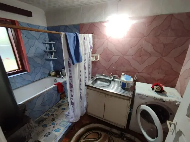 vând casă în sat MATEESTI com SCAUNIȘ VALCEA compusă din 3 – fotografia 6 din 8
