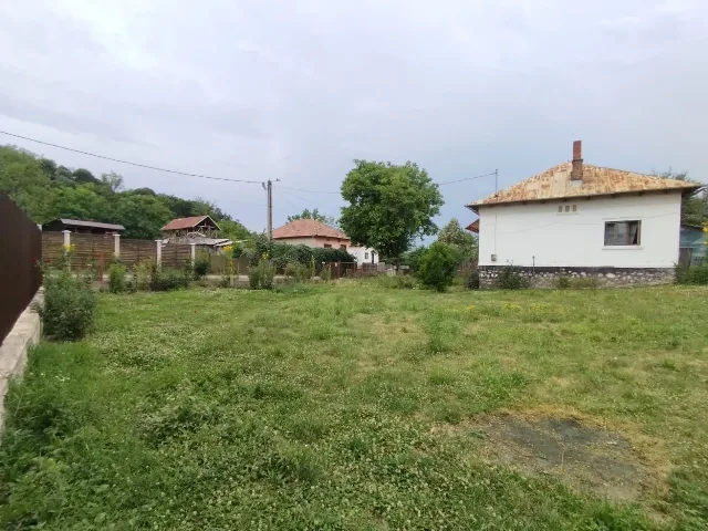vând casă în sat MATEESTI com SCAUNIȘ VALCEA compusă din 3 – fotografia 4 din 8