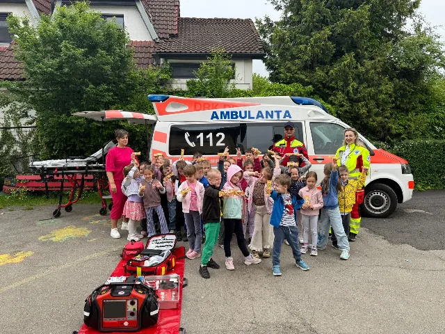 transport pacienți cu ambulanta B2 – fotografia 5 din 7
