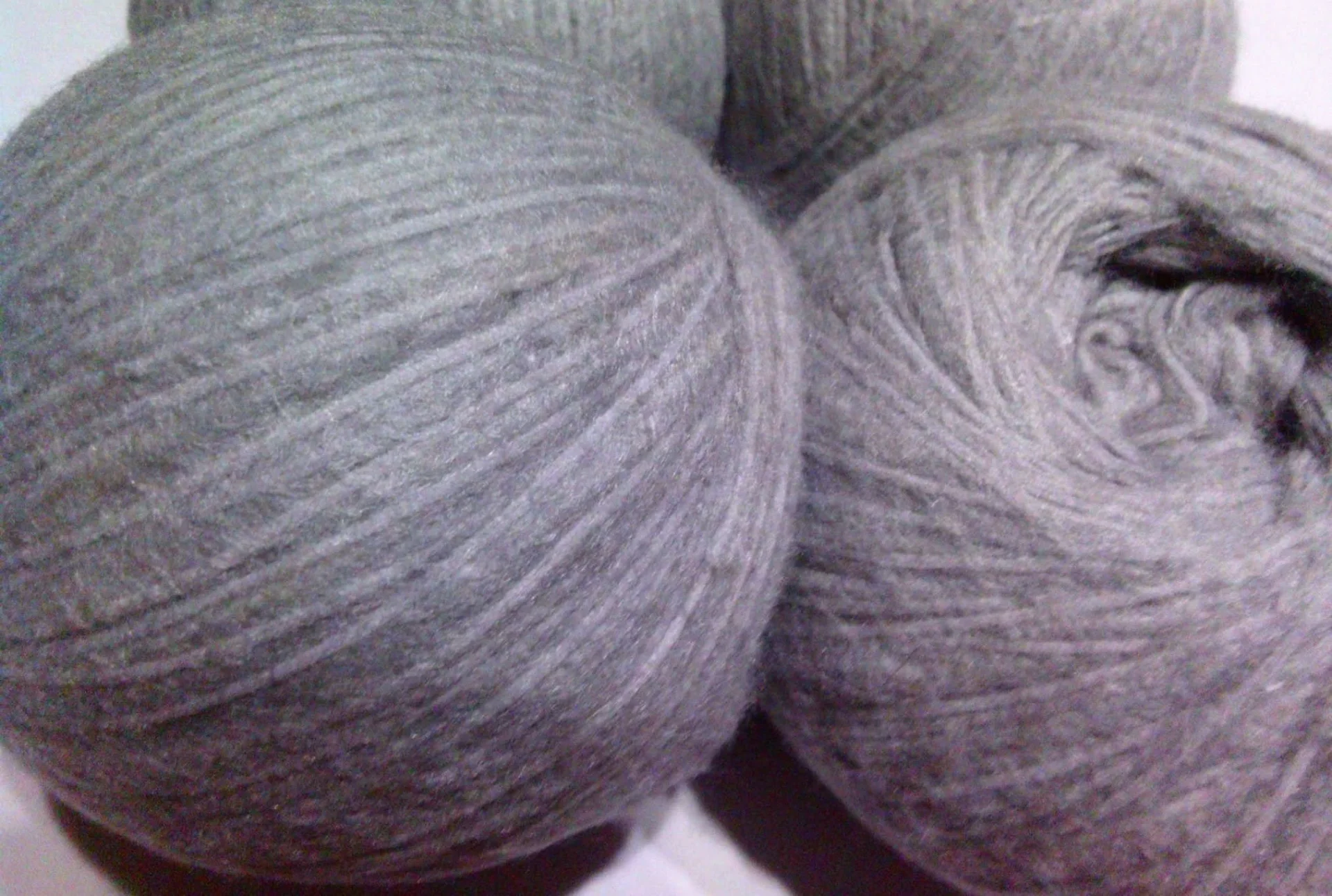MOHAIR / VASCOZA - fir subtire, racoros, matasos - GRI DESCHIS – Curtea de Arges, Argeș