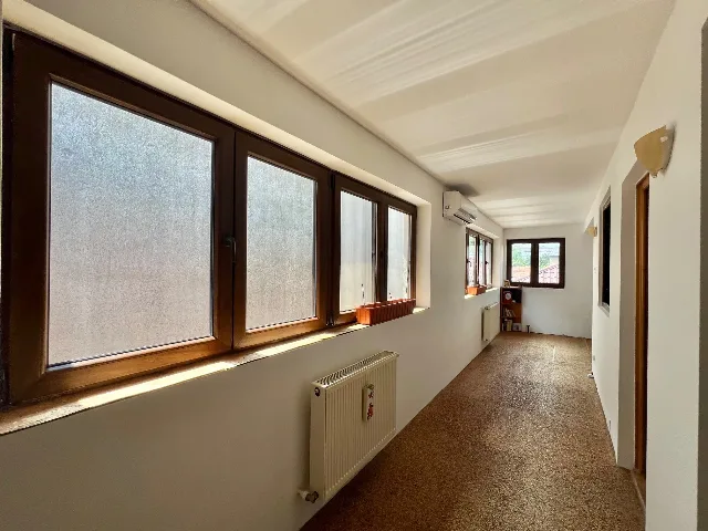 Casă individuală P+1 | Zona Brâncoveanu - Alunișului | Complet renovată, mobilată și utilată ,190mp, curte, pivniță .15 min orășelul Copiilor, metrou – fotografia 4 din 6