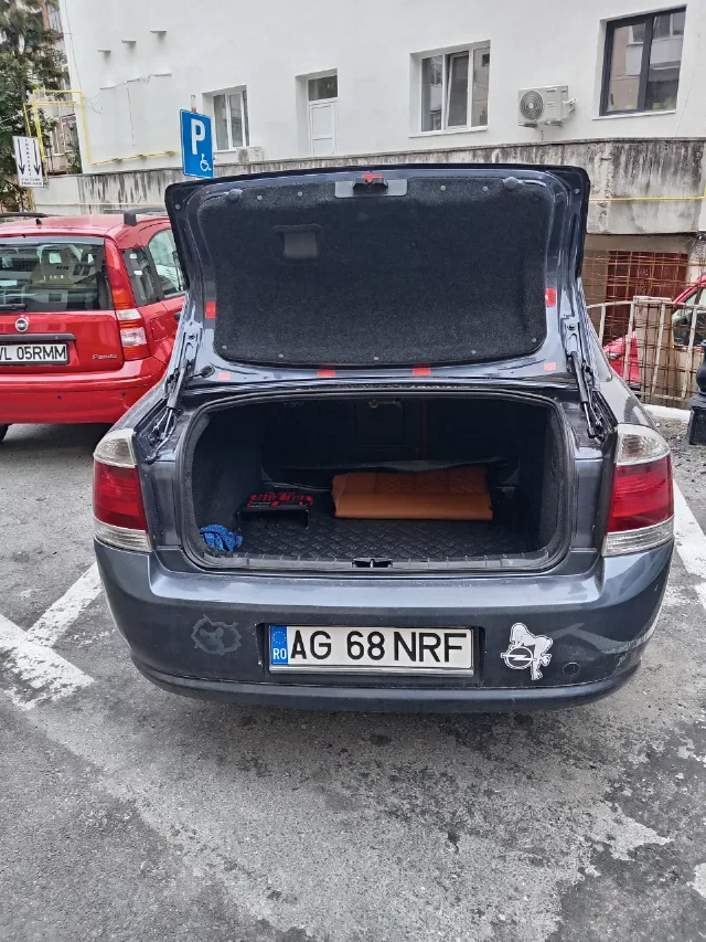 Opel Vectra de vânzare – fotografia 2 din 7