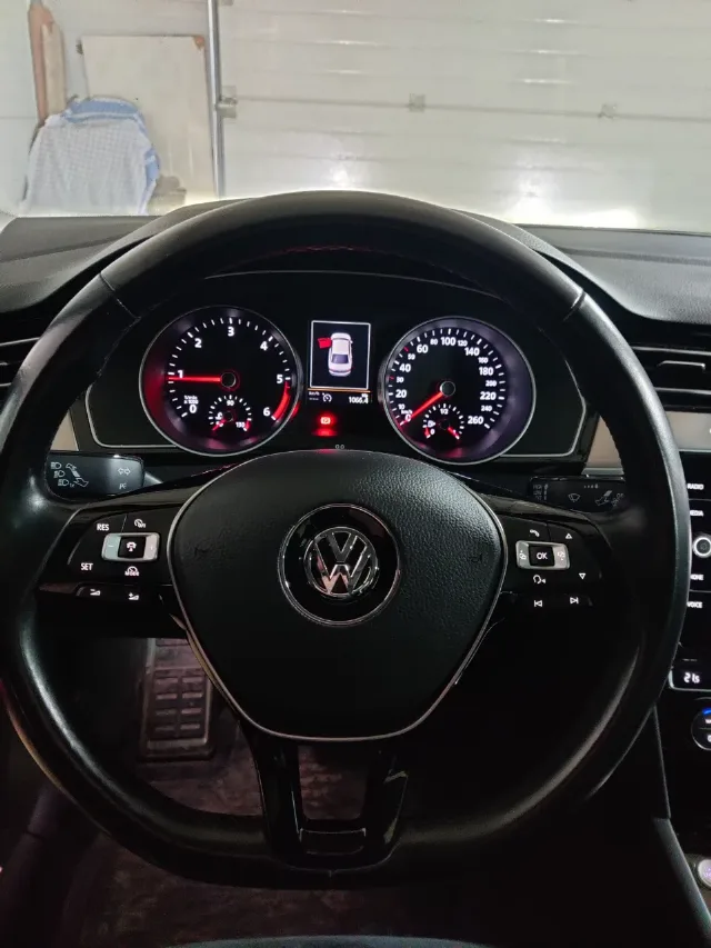 Volkswagen Passat 2.0 tdi An 2016 – fotografia 6 din 8