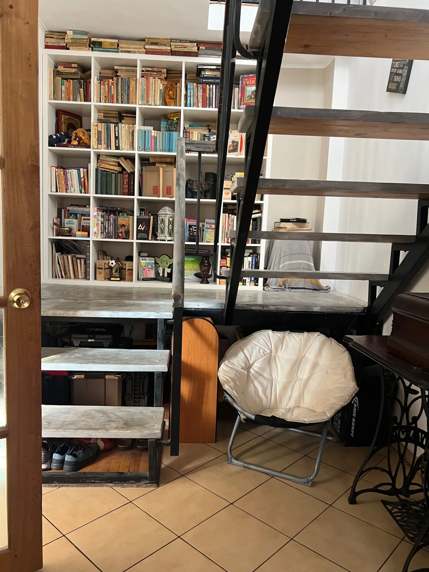 Casă individuală P+1 | Zona Brâncoveanu - Alunișului | Complet renovată, mobilată și utilată ,190mp, curte, pivniță .15 min orășelul Copiilor, metrou – fotografia 2 din 6