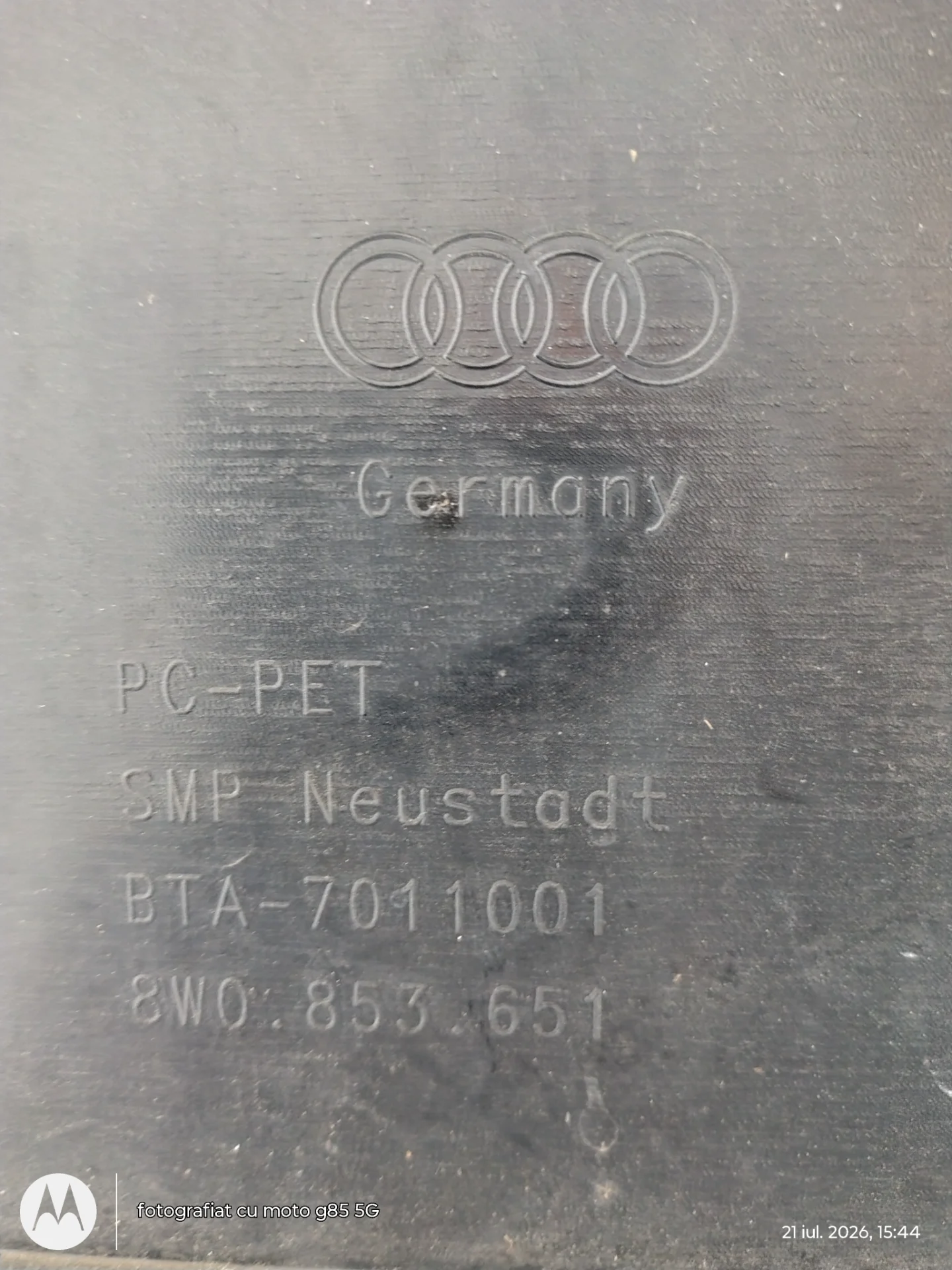 Grila radiator Audi A4 B9 cu orificii senzori – fotografia 4 din 4