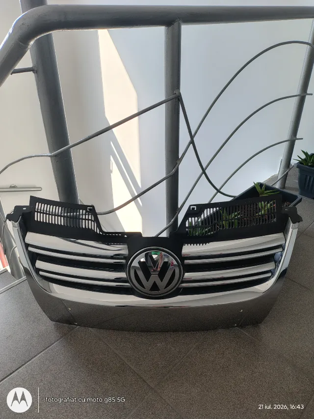 Grila radiator VW Golf 5 Variant, Vw Jetta 3 – fotografia 1 din 3