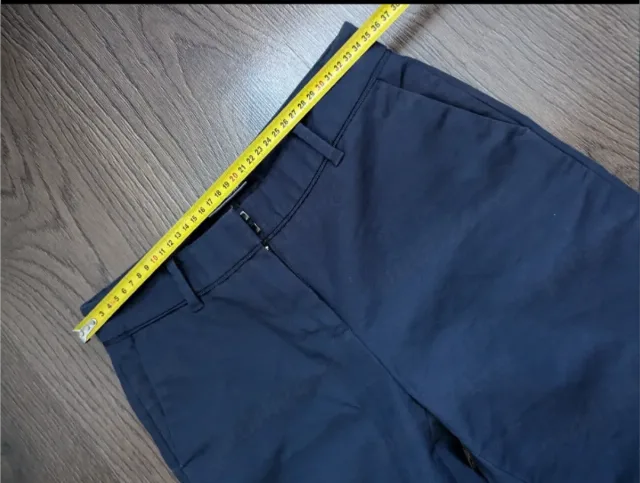 Pantaloni scurți Tommy Hilfiger mărimea XS – fotografia 2 din 3