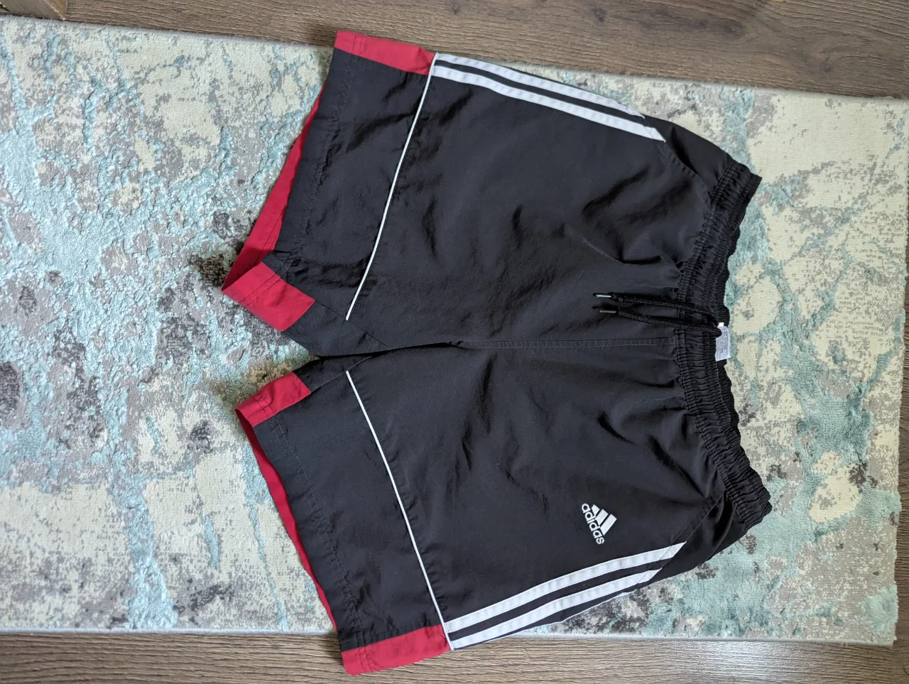 Pantaloni scurți sport Adidas mărimea M – Vaslui, Vaslui