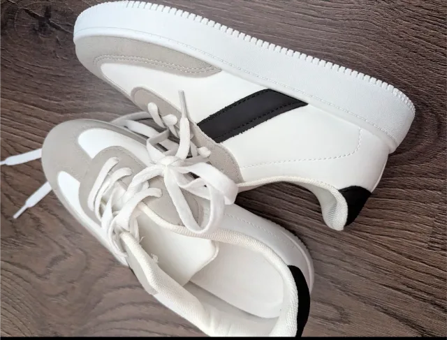 Adidași noi mărimea 38 unisex – Vaslui, Vaslui
