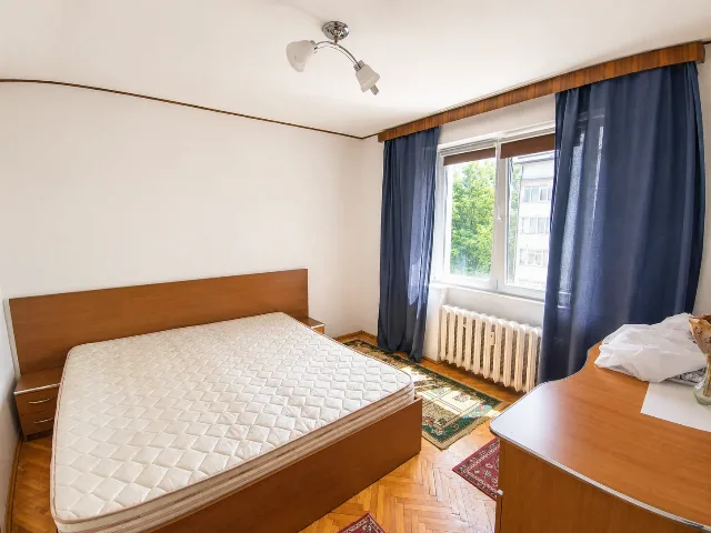 Apartament 2 camere decomandat de vânzare în George Enescu – etaj 3, bloc cu lift, ideal pentru amenajare după propriul gust – fotografia 3 din 8