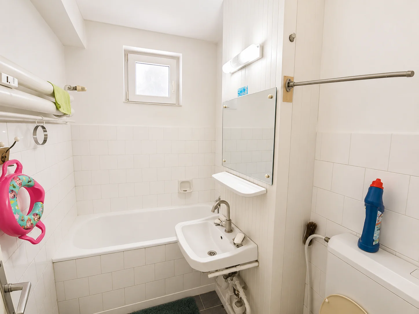 Apartament 2 camere decomandat de vânzare în George Enescu – etaj 3, bloc cu lift, ideal pentru amenajare după propriul gust – fotografia 4 din 8