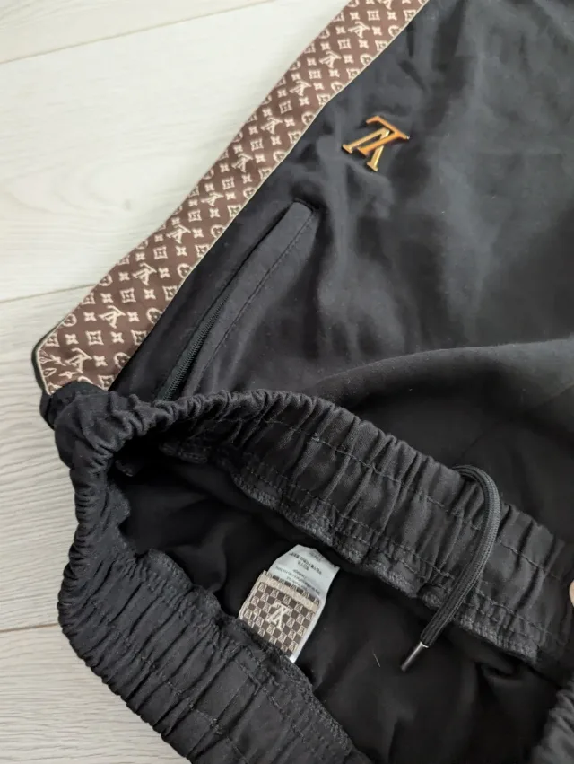 Pantaloni trening Louis Vuitton bărbați mărimea L – fotografia 4 din 5