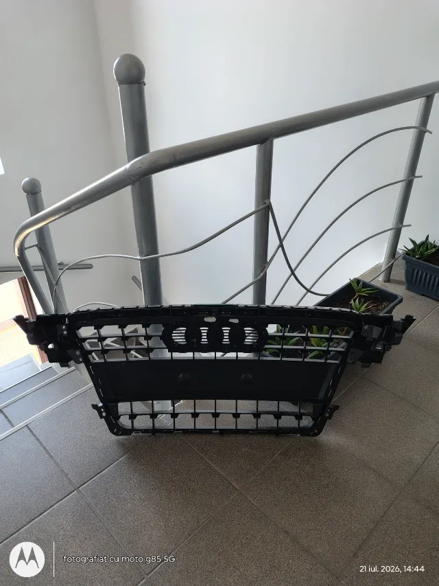 Grila radiator Audi A4B8 – fotografia 3 din 5