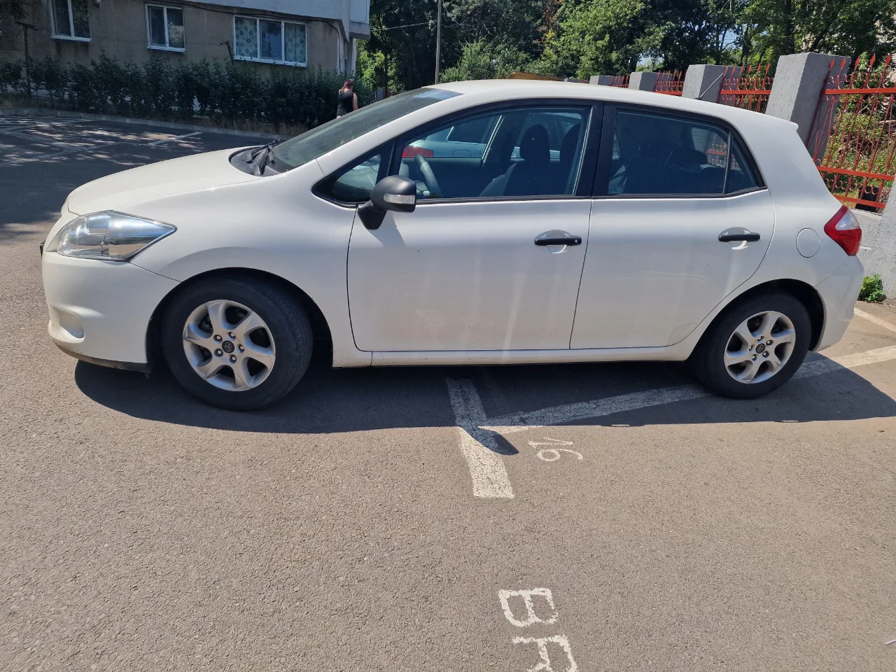 Vand Toyota Auris – fotografia 3 din 8
