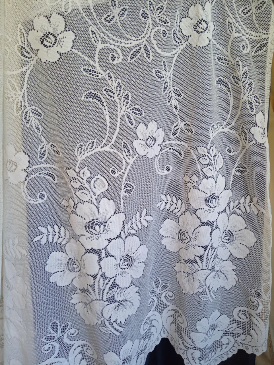 Set perdea Pașcani+draperie mătase.Latime 2.3 m Înălțime 1.85 m – fotografia 2 din 4