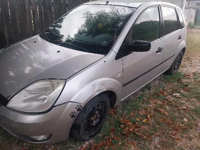 Ford Fiesta 2005 – fotografia 3 din 8