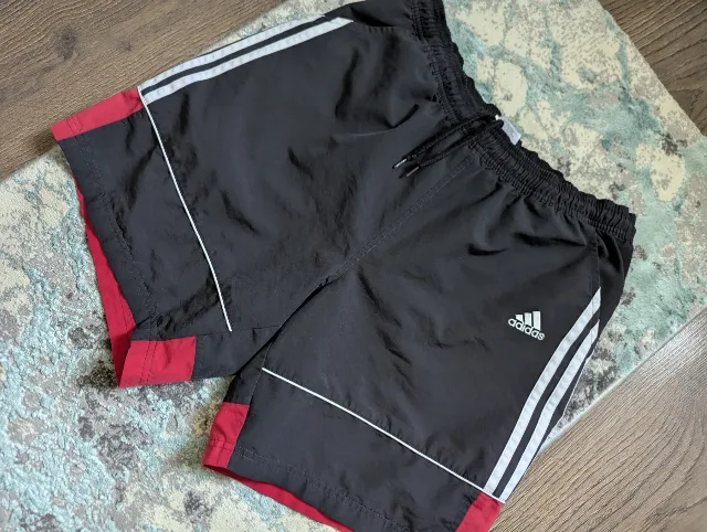 Pantaloni scurți sport Adidas mărimea M – fotografia 2 din 4