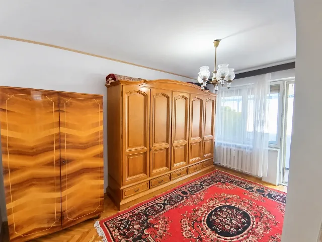 Apartament 2 camere decomandat de vânzare în George Enescu – etaj 3, bloc cu lift, ideal pentru amenajare după propriul gust – Suceava, Suceava