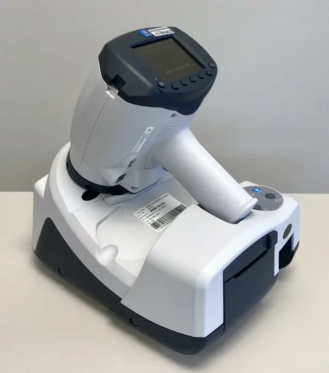 Nidek HandyRef-K Handheld Ref/Keratometer – fotografia 3 din 4