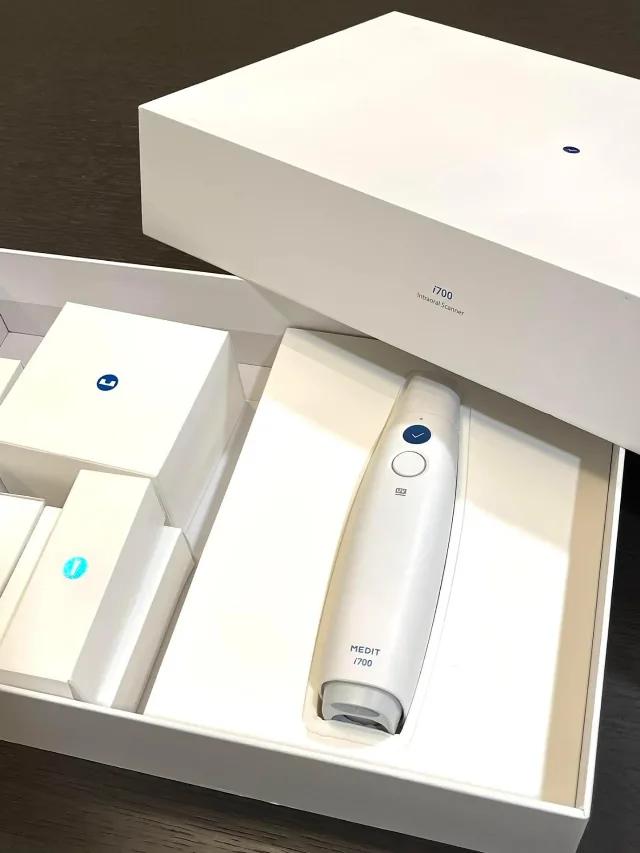 Medit i700 Wireless 3D Intraoral Dental Scanner – fotografia 3 din 3