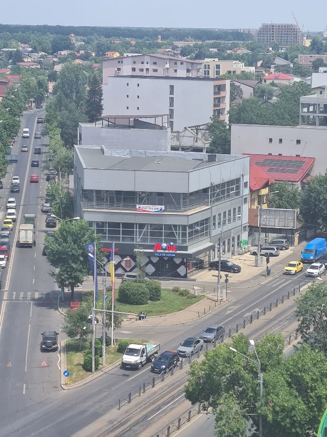 Vând spațiu comercial în intersecție.  Oportunitate de investiție sigură, randament 9.8%. – Sector 2, București