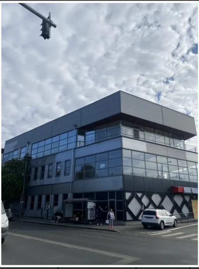 Vând spațiu comercial în intersecție.  Oportunitate de investiție sigură, randament 9.8%. – fotografia 8 din 8