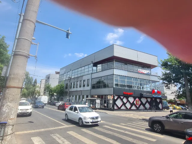 Vând spațiu comercial în intersecție.  Oportunitate de investiție sigură, randament 9.8%. – fotografia 3 din 8